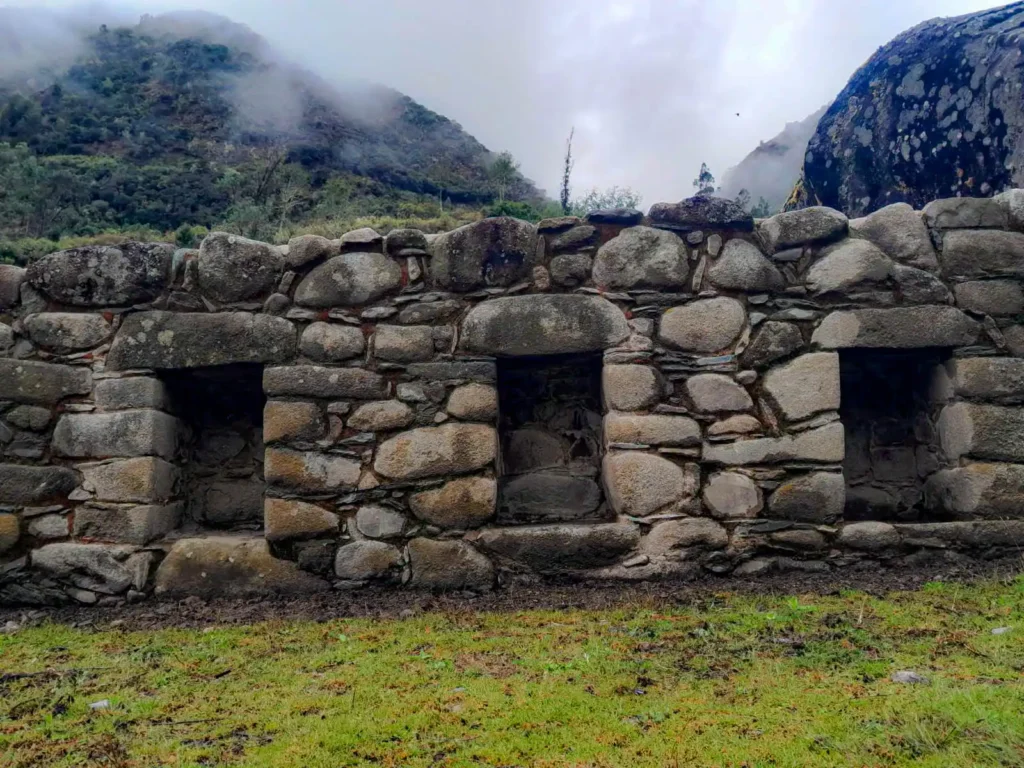 archaeological-center-of-nusta-hispana-yuraq-rumi-vilcabamba