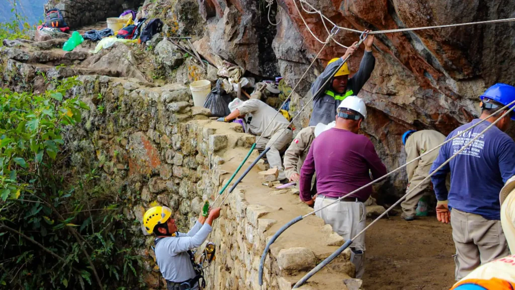 DDC-Reopens-the-Inca-Bridge-at-Machu Picchu-After-Completing-Conservation-Work