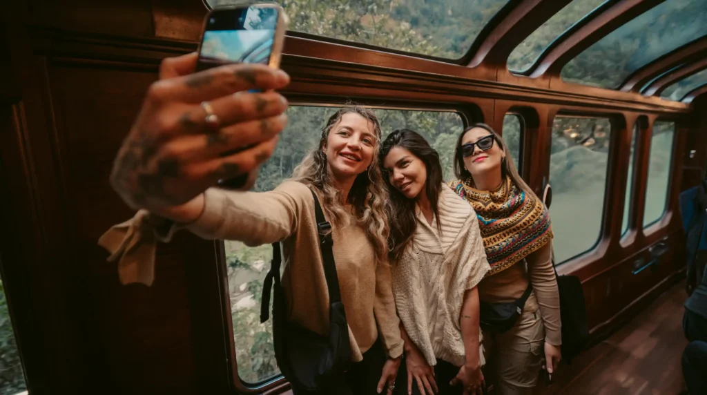 What types of luxury trains can you take to Machu Picchu